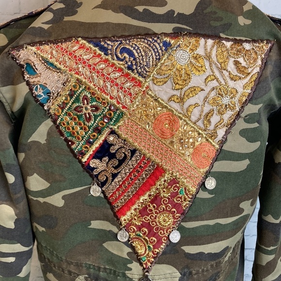 Anthropologie Beautiful Stories Embroidered Camo Utility Jacket M Mixed Media - Picture 12 of 16